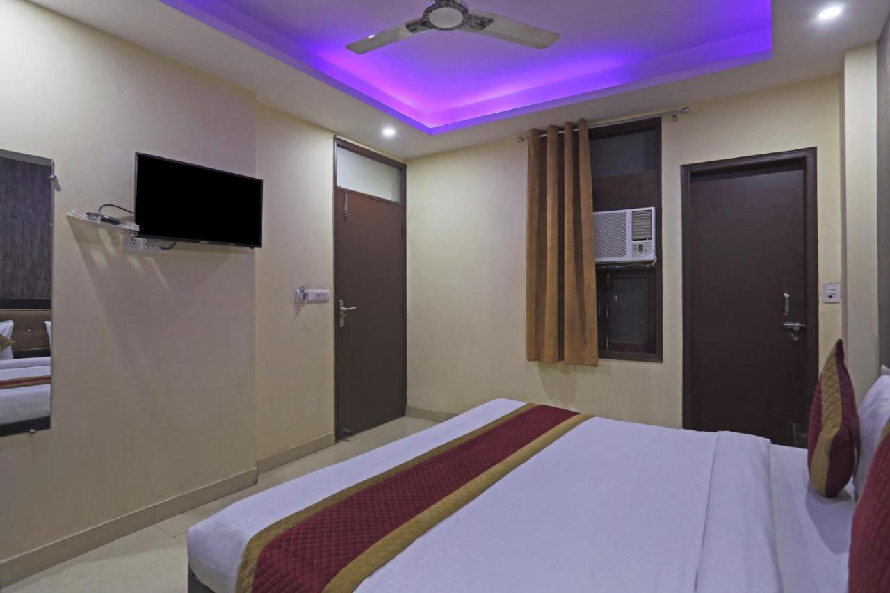 Airport Hotel Rosewood Нью-Дели Экстерьер фото