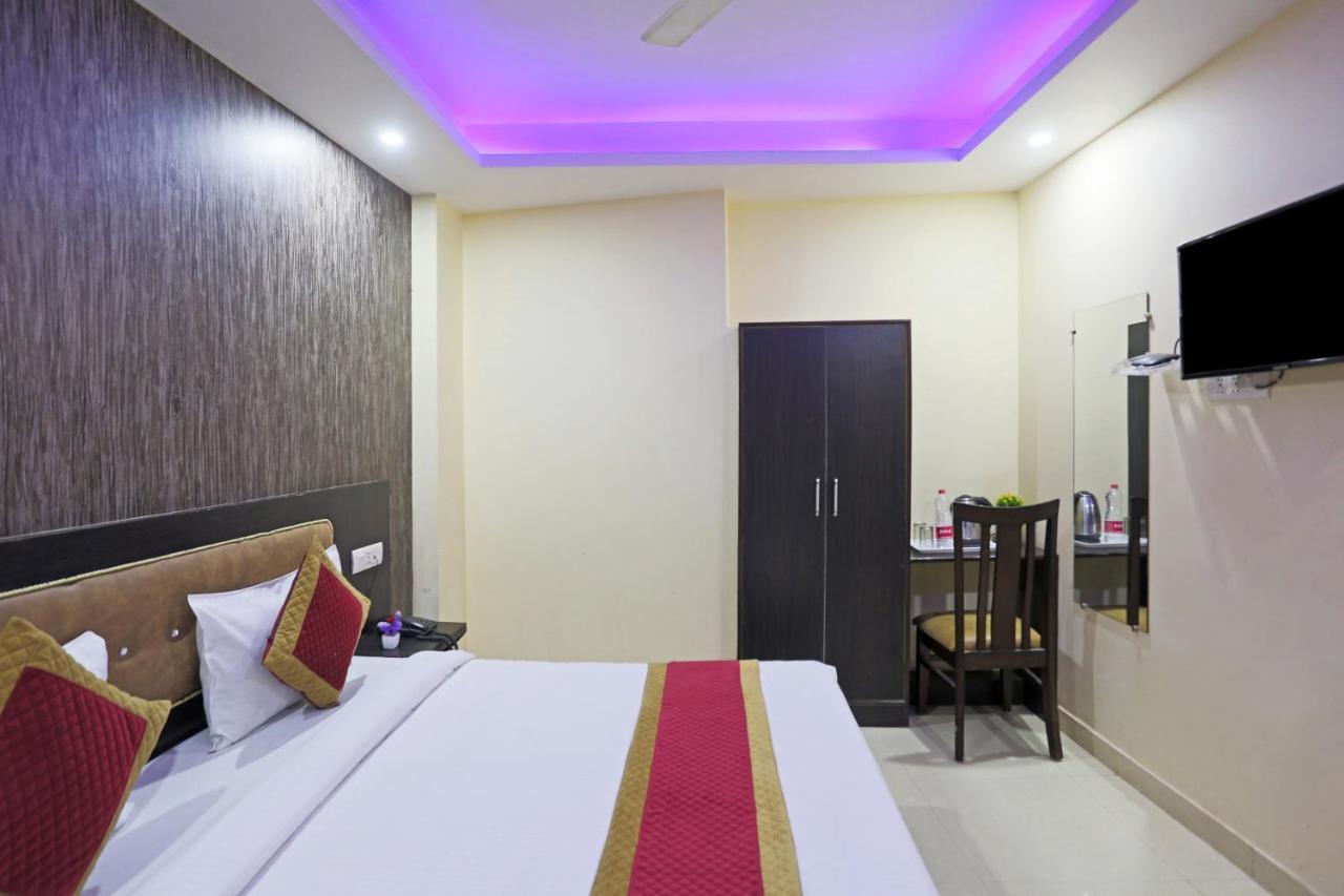 Airport Hotel Rosewood Нью-Дели Экстерьер фото