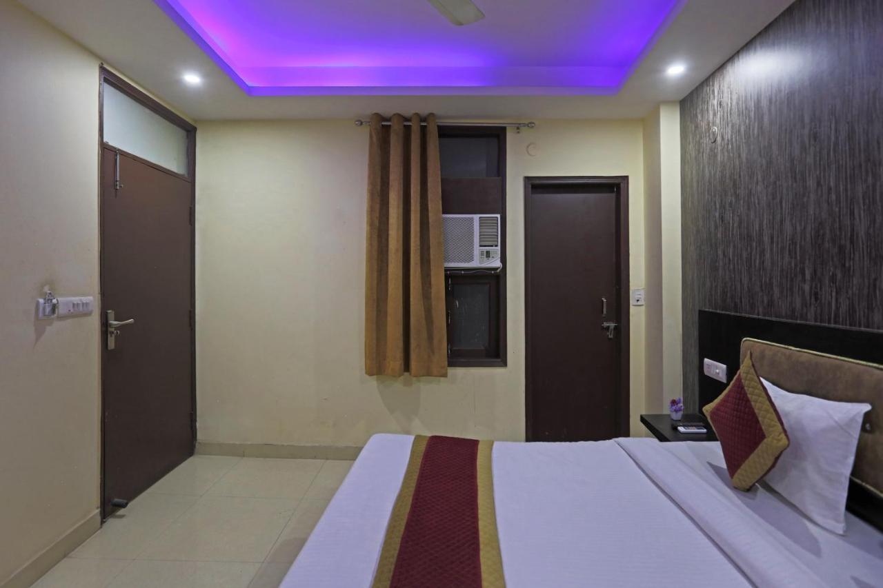 Airport Hotel Rosewood Нью-Дели Экстерьер фото