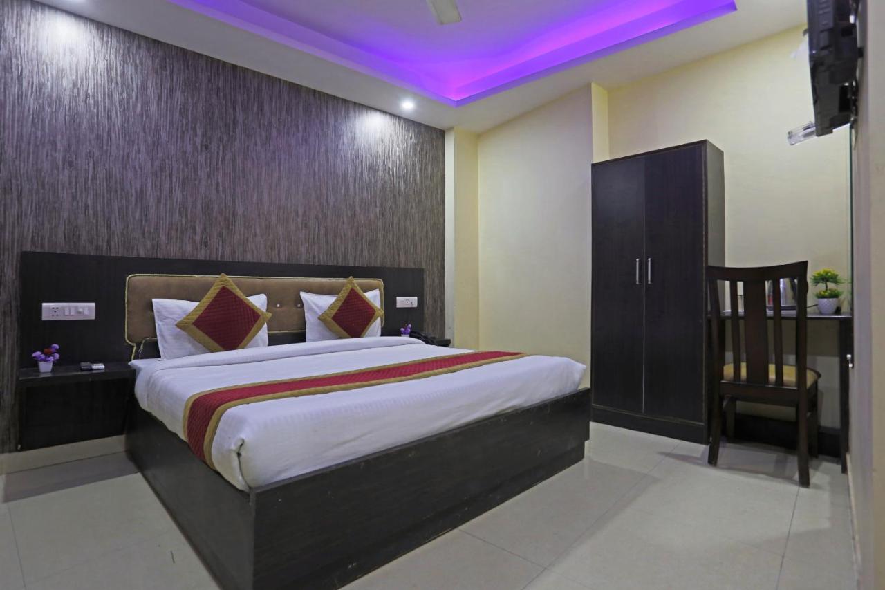 Airport Hotel Rosewood Нью-Дели Экстерьер фото