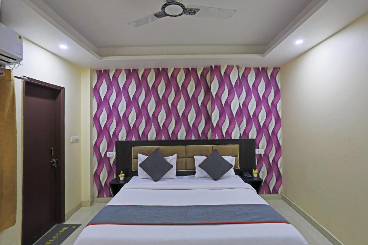 Airport Hotel Rosewood Нью-Дели Экстерьер фото