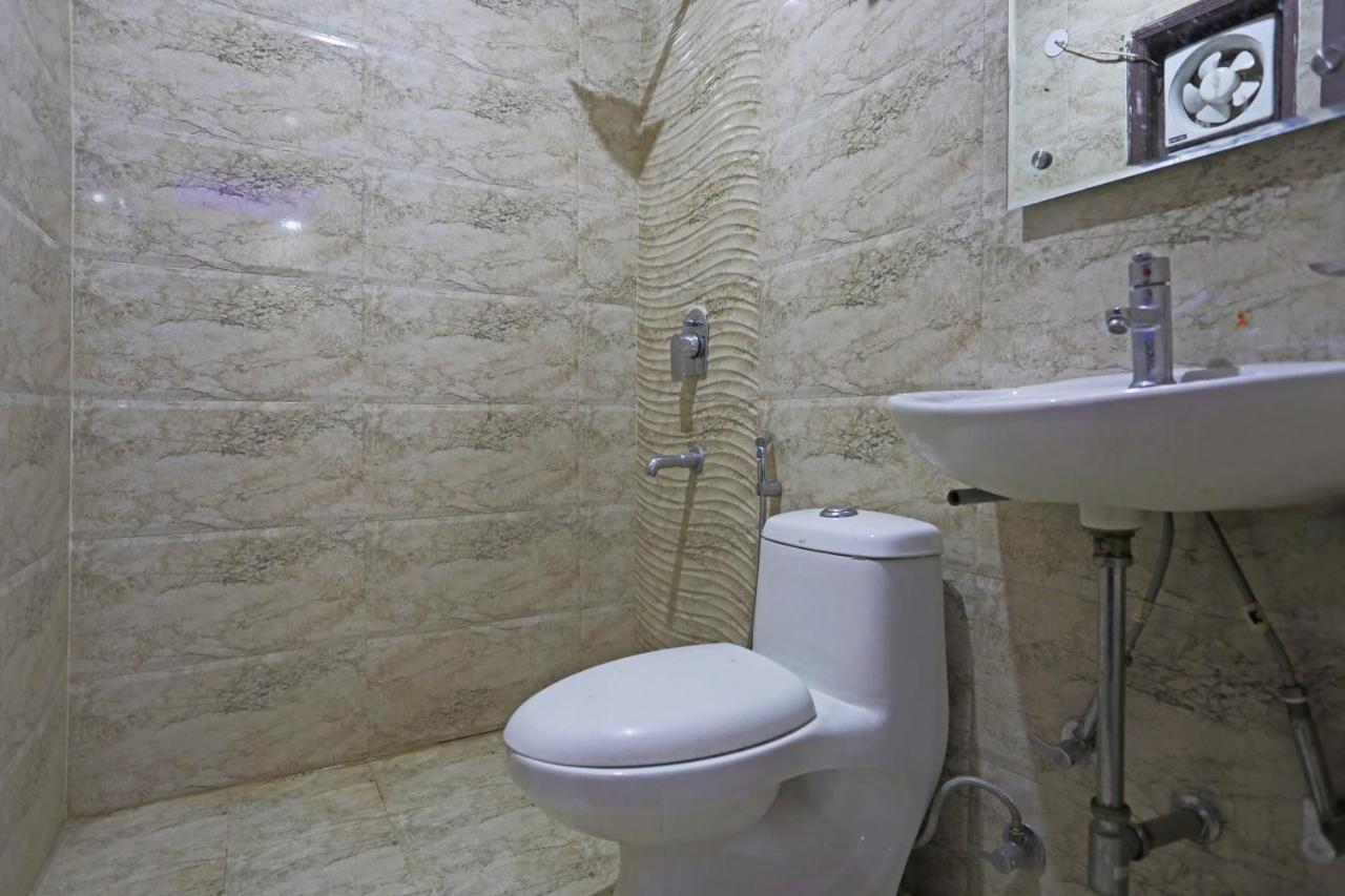 Airport Hotel Rosewood Нью-Дели Экстерьер фото