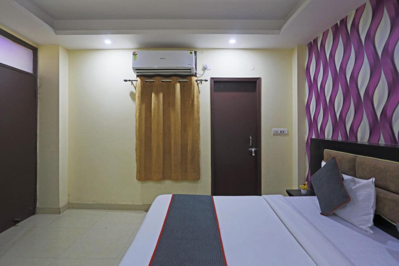 Airport Hotel Rosewood Нью-Дели Экстерьер фото