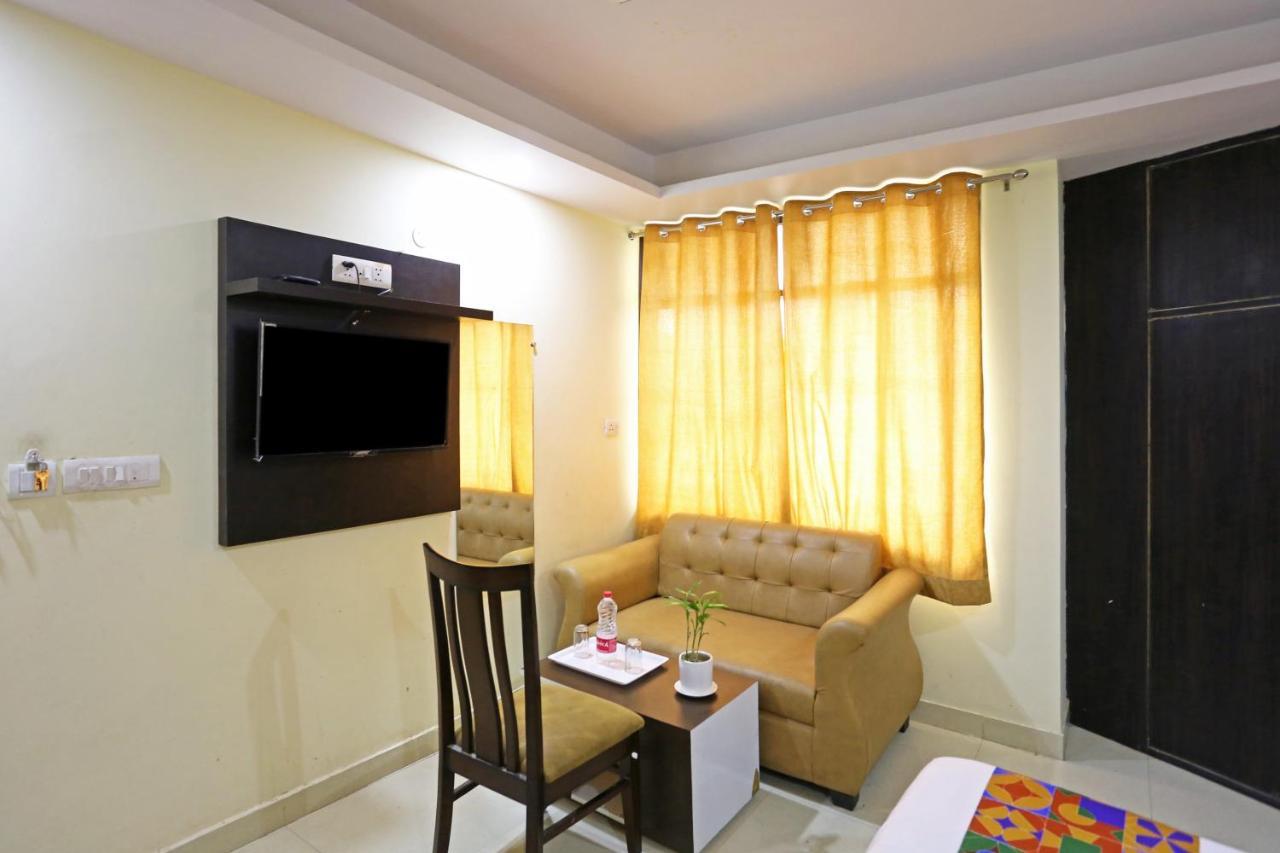 Airport Hotel Rosewood Нью-Дели Экстерьер фото