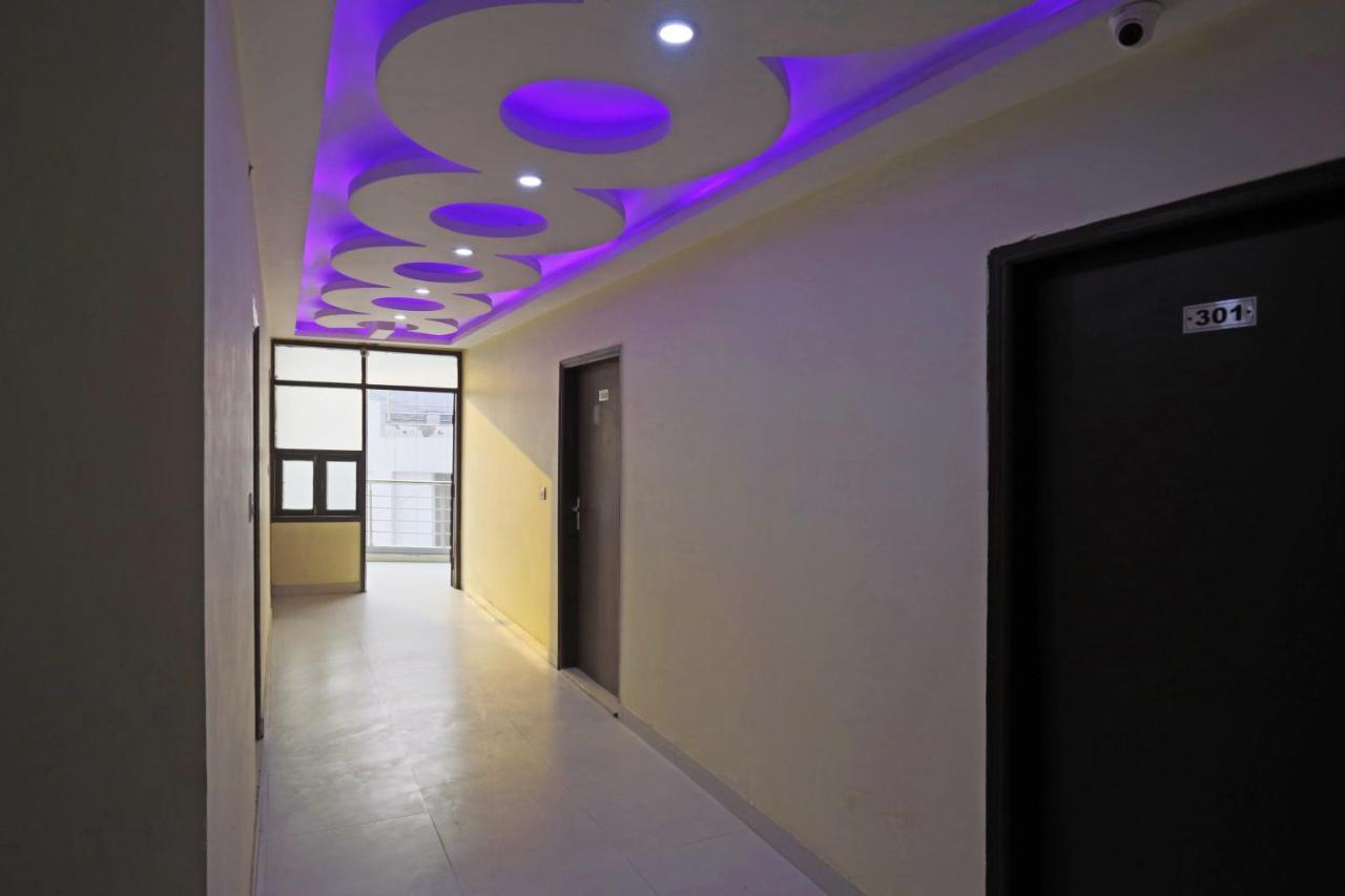Airport Hotel Rosewood Нью-Дели Экстерьер фото