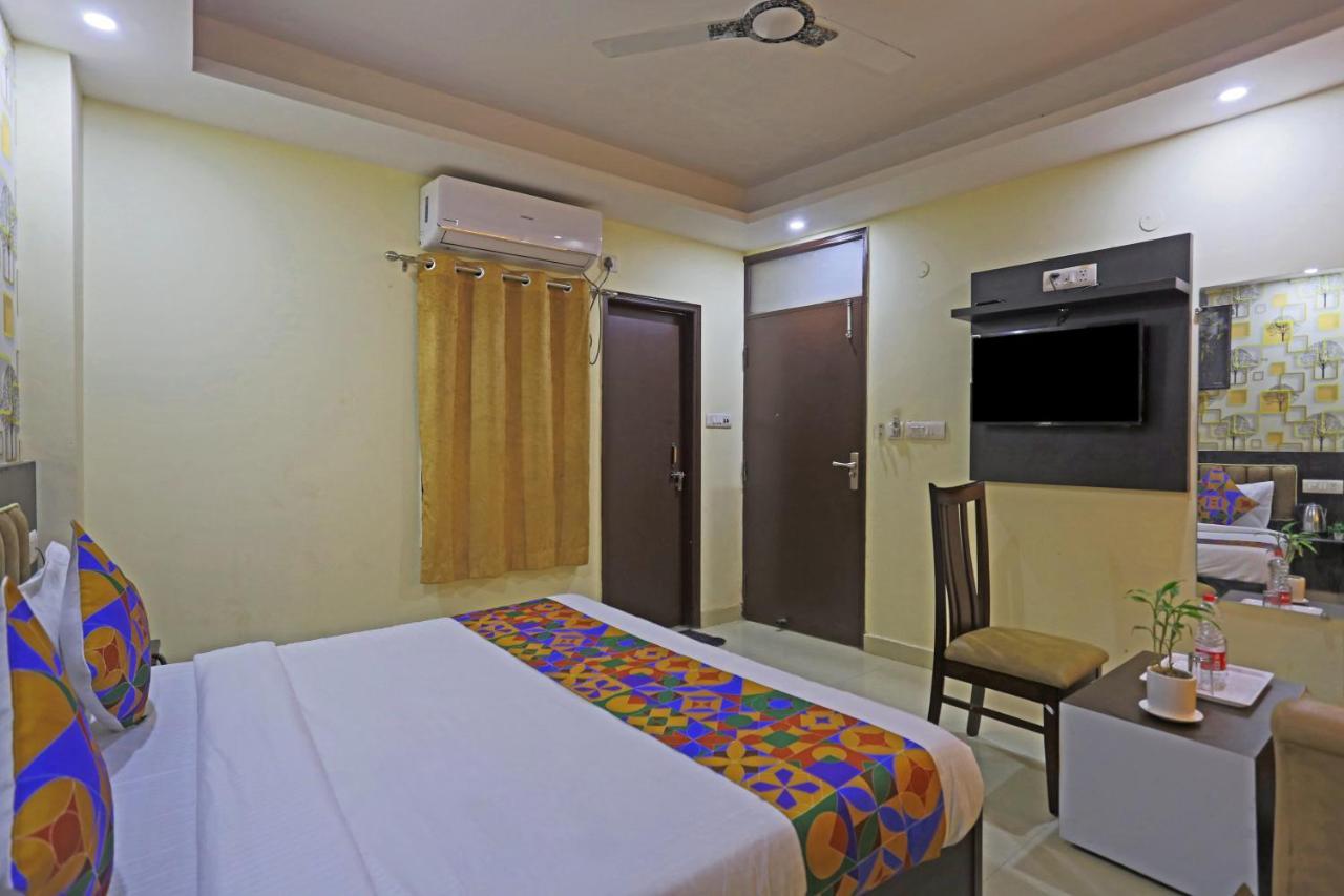 Airport Hotel Rosewood Нью-Дели Экстерьер фото