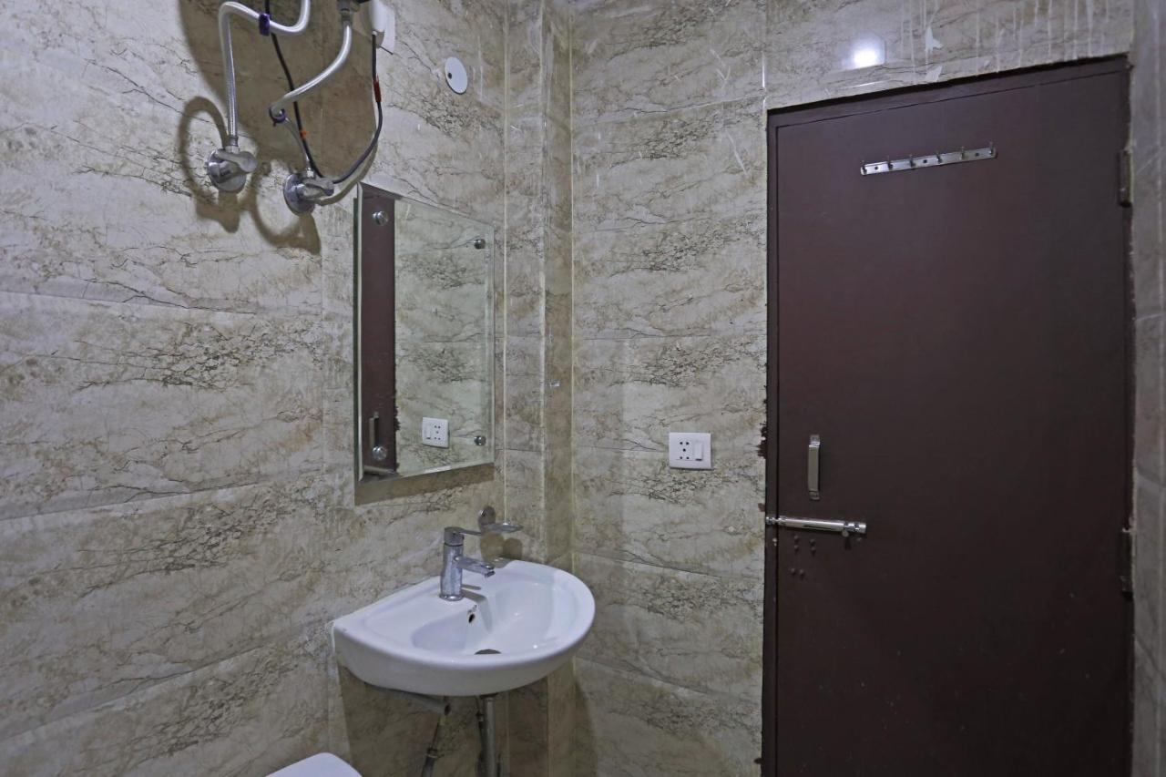 Airport Hotel Rosewood Нью-Дели Экстерьер фото