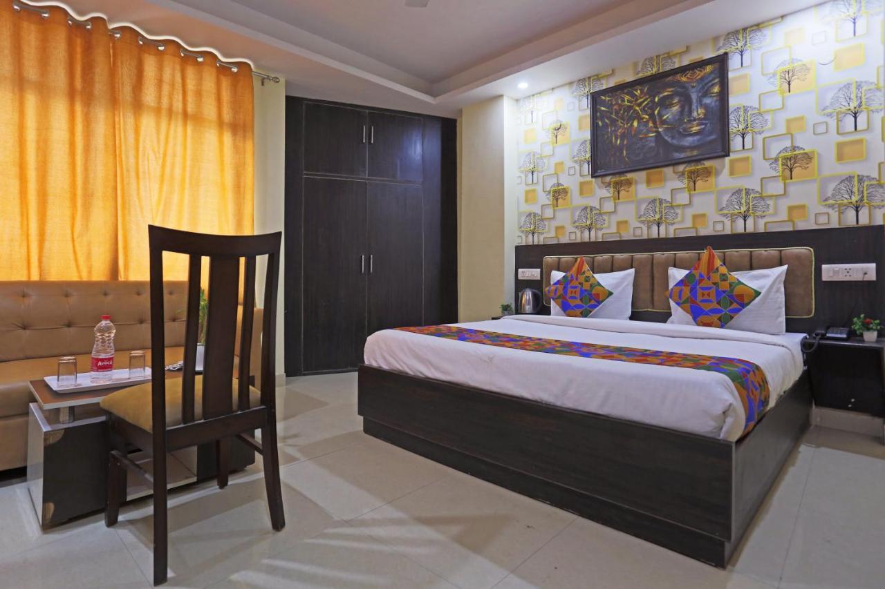 Airport Hotel Rosewood Нью-Дели Экстерьер фото