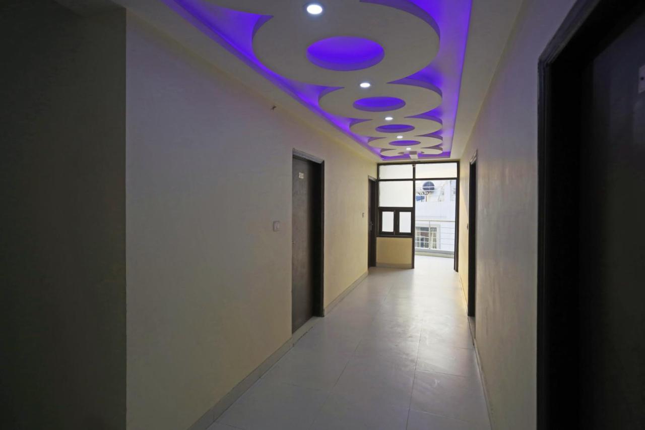 Airport Hotel Rosewood Нью-Дели Экстерьер фото