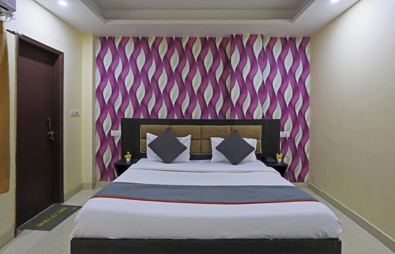 Airport Hotel Rosewood Нью-Дели Экстерьер фото