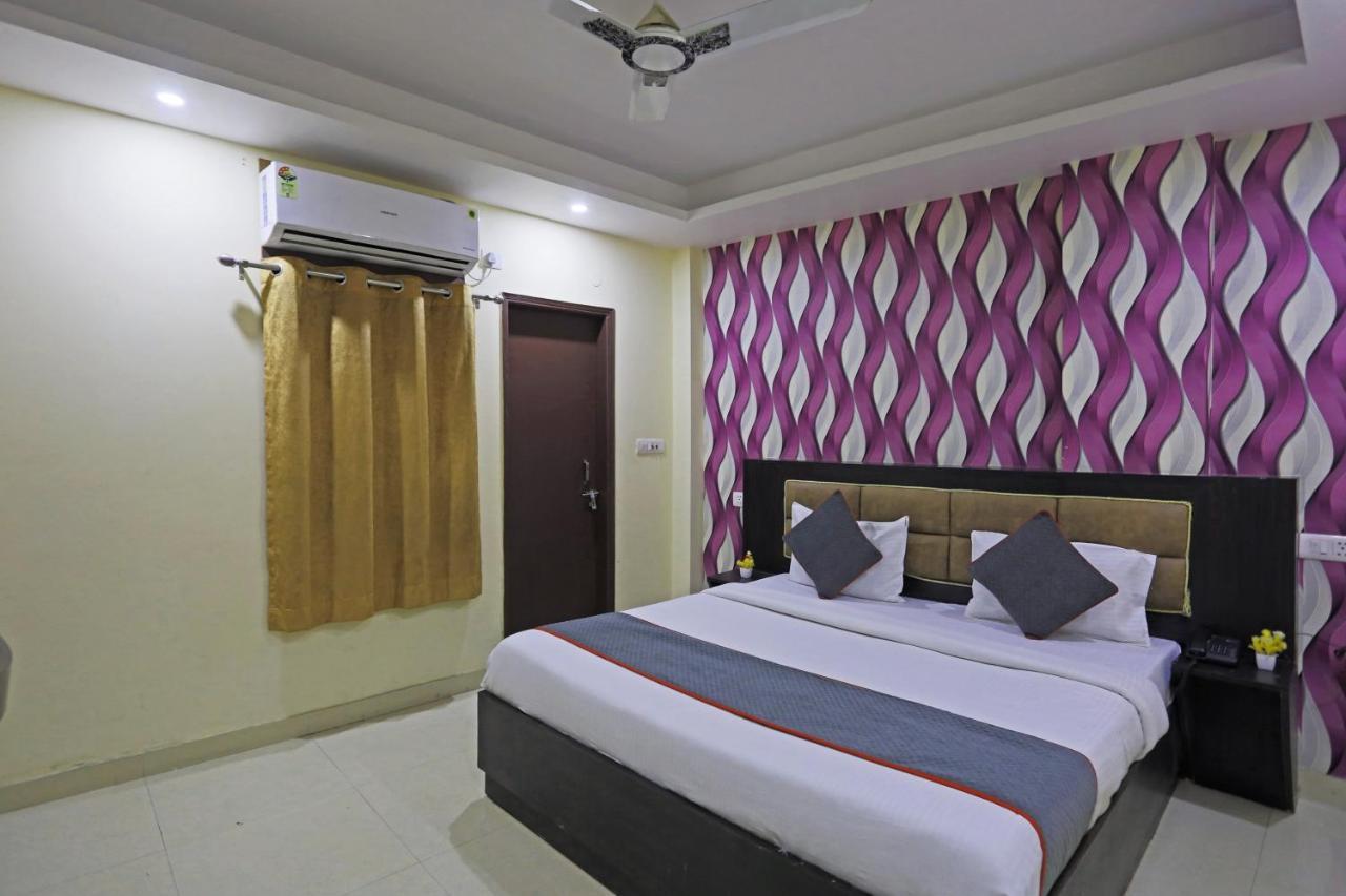Airport Hotel Rosewood Нью-Дели Экстерьер фото
