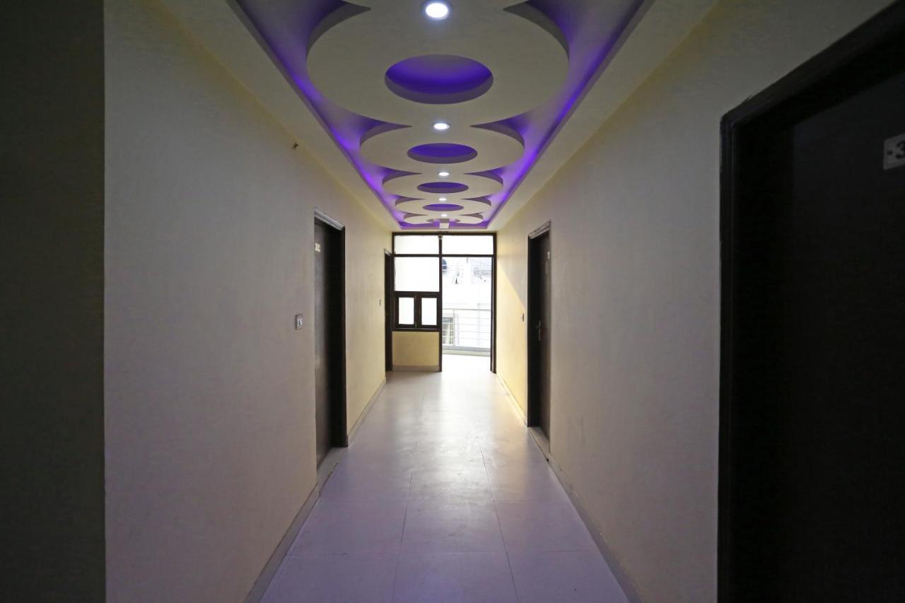Airport Hotel Rosewood Нью-Дели Экстерьер фото