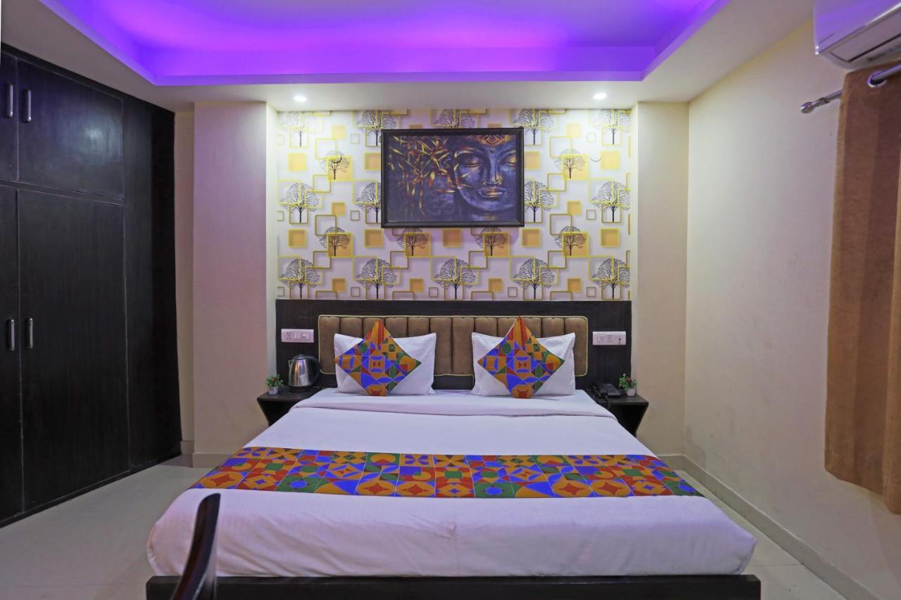 Airport Hotel Rosewood Нью-Дели Экстерьер фото